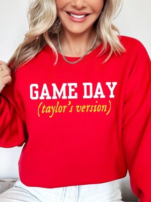 Kansas City Sweatshirt Taylors Version Travis Kelce Swift Shirt Football Sweatshirt Travis Kelce Football Taylor And Travis Sweatshirt Unique revetee 3