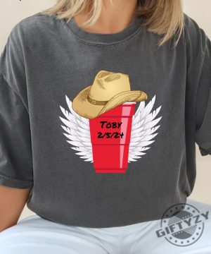 Toby Keith In Memory Shirt Red Solo Cup Wings Tshirt 90S Country Fans Hoodie Music Icon Sweatshirt Patriot Cowboy Hoodie Legend Shirt giftyzy 9