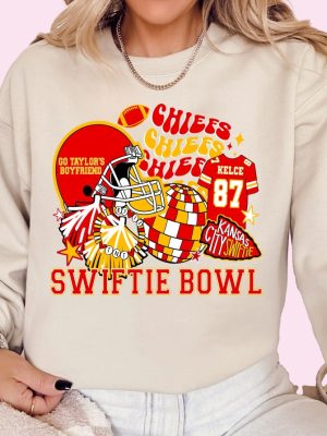 Go Taylors Boyfriend Sweatshirt Taylor Swift Super Bowl Outfit Taylor Swift And Travis Kelce Super Bowl Shirts Kansas City Cheifs Unique revetee 3