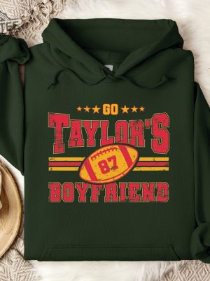 Go Boyfriend Sweatshirt Go Boyfriend Sweater Taylor Swift Super Bowl Outfit Taylor Swift And Travis Kelce Super Bowl Shirts Kansas City Cheifs Unique revetee 5