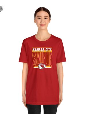 Retro Kansas City Swiftie Travis Taylor Shirt Taylor Swift Super Bowl Outfit Taylor Swift And Travis Kelce Super Bowl Shirts Kansas City Cheifs Unique revetee 3