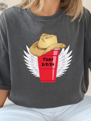 Toby Keith In Memory Red Solo Cup Wings Toby Keith Merchandise Toby Keith Apparel Toby Keith T Shirts Unique revetee 3