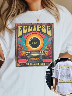 Solar Eclipse 2024 Unisex Retro Style Path Of Totality 2024 Vintage Look Distressed Tee April 18 Unique revetee 4