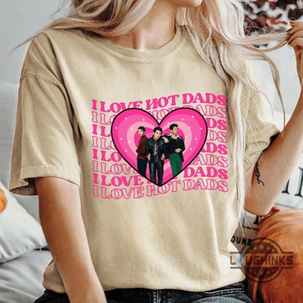 jonas brothers t shirt sweatshirt hoodie mens womens i love hot dads jonas joe five albums shirts gift for fan one night tour 2024 long short sleeve laughinks 5