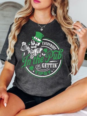 Everybody In The Pub Gettintipsy Shirt Shenanigans Shirt St Patricks Day Costume St Patricks Day Womens Clothing St Patricks Day Tshirts Unique revetee 3