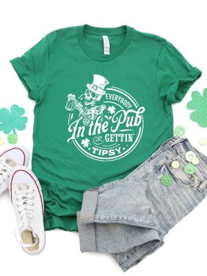 Everybody In The Pub Gettintipsy Shirt Shenanigans Shirt St Patricks Day Costume St Patricks Day Womens Clothing St Patricks Day Tshirts Unique revetee 4