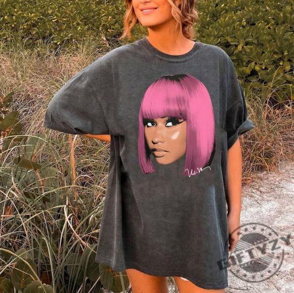 Retro Nicki Minaj Unisex Shirt Rare Queen Of Rap Tshirt Album Cover Art Sweatshirt Trendy Hoodie Nicki Minaj Shirt giftyzy 2