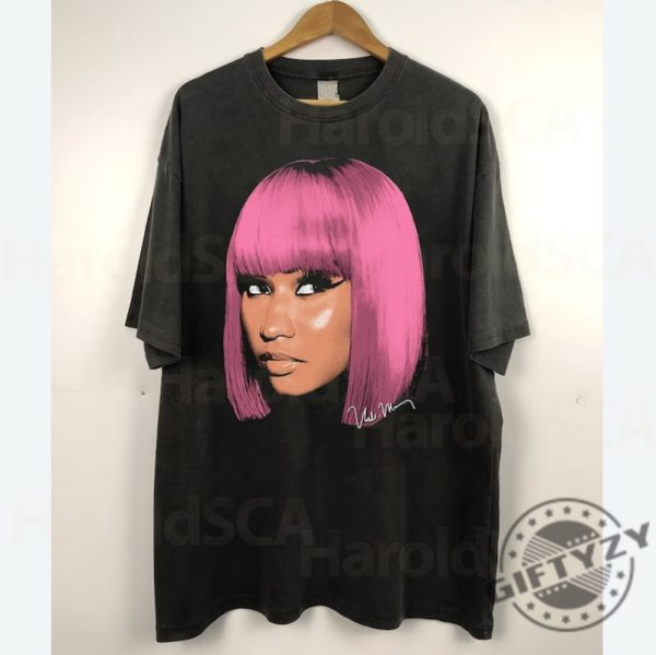 Retro Nicki Minaj Unisex Shirt Rare Queen Of Rap Tshirt Album Cover Art Sweatshirt Trendy Hoodie Nicki Minaj Shirt giftyzy 5