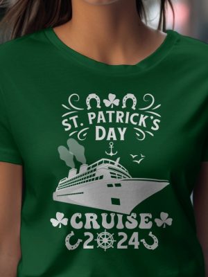 St. Patricks Day Cruise Shirt 2024 St Pattys Day Nautical Ship Green Tee Perfect Gift For Irish Boat Enthusiast Gift For Her Him Unique revetee 5