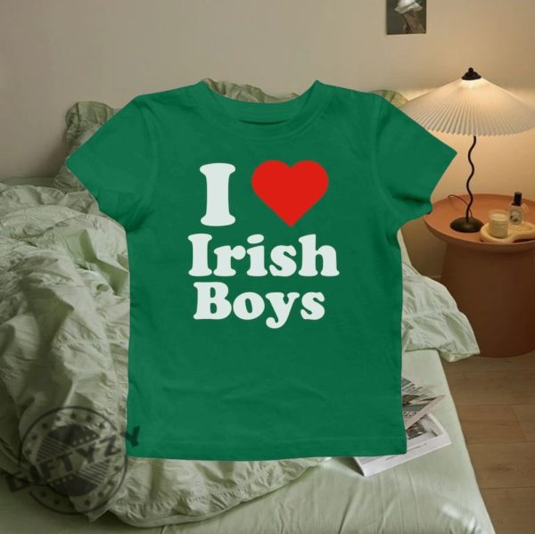 I Love Irish Boys St Paddys Shirt St Patricks Day Sweatshirt 90S Style Hoodie St. Patricks Day Tshirt Fitted Top Shirt giftyzy 1