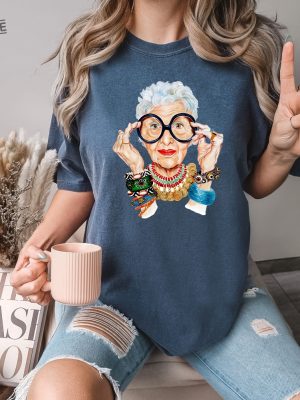 Iris Apfel Shirt Rip Iris Apfel Shirt Fashion Icon Dies At 102 Iris Apfel Net Worth Iris Apfel Young Iris Apfel Quotes Unique revetee 2