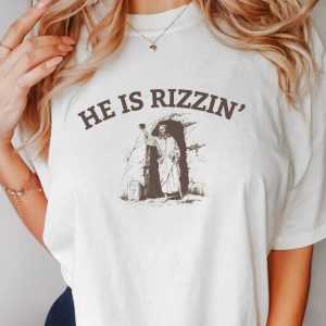 He Is Rizzin Funny Easter Shirt Of Jesus Taking A Tomb Selfie Retro Christian Faith Religious Graphic Tee He Is Rizzen Shirt He Is Rizzen Sweatshirt revetee 3