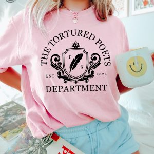 Swiftie Red Hand Heart Shirt Swiftie Hand Shirt Rep Shirt Swiftie Gift Country Music Shirt Concert Shirts Eras Tour Shirt Unique revetee 2