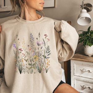 Pressed Flowers Sweatshirt Wildflowers Cottagecore Shirt Vintage Botanical Sweater Pastel Floral Nature Sweatshirt Unique revetee 4