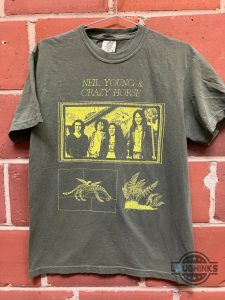 neil young vintage shirt sweatshirt hoodie mens womens neil young and crazy horse tshirt retro 90s music fan art gift reprinted neil young tour graphic tee 2024 laughinks 1