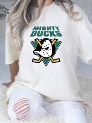 Mighty Ducks Old School Shirt Hockey 2000S Shirt Anaheim Mighty Ducks Tee Mighty Ducks Fan Shirt Unique revetee 2