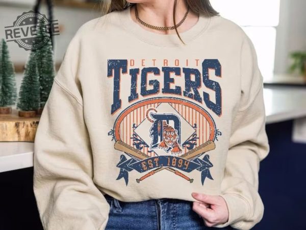 Detroit Baseball Sweatshirt Vintage Detroit Tigers Womens Shirt Detroit Tiger Baseball Shirt Detroit Tigers Logo Shirt Detroit Baseball Team Shirt revetee 2