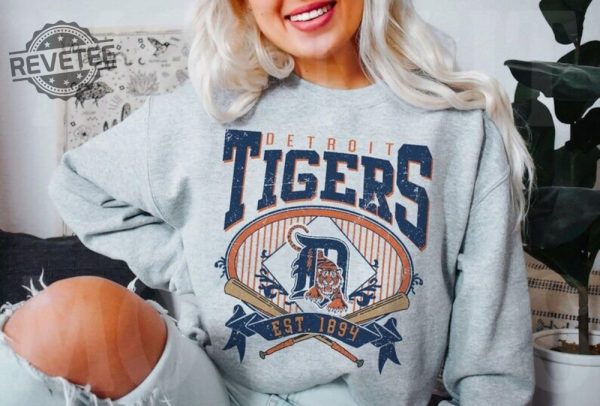 Detroit Baseball Sweatshirt Vintage Detroit Tigers Womens Shirt Detroit Tiger Baseball Shirt Detroit Tigers Logo Shirt Detroit Baseball Team Shirt revetee 3