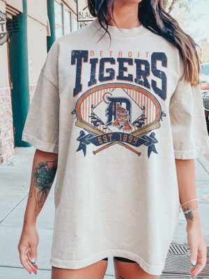 Detroit Baseball Sweatshirt Vintage Detroit Tigers Womens Shirt Detroit Tiger Baseball Shirt Detroit Tigers Logo Shirt Detroit Baseball Team Shirt revetee 4