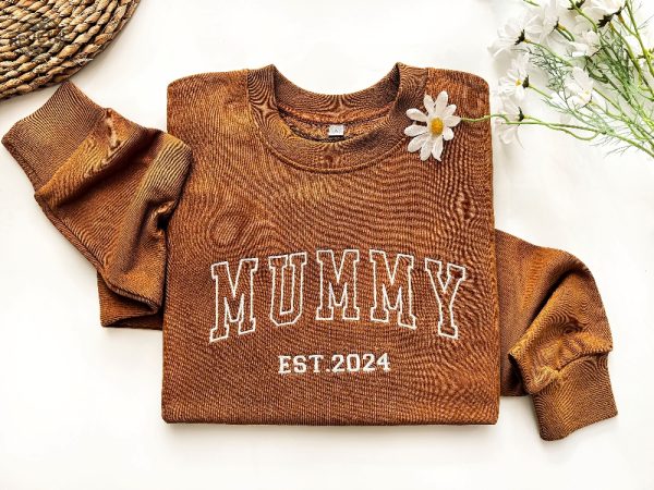 Custom Mama Embroidered Sweatshirt Custom Mama Crewneck With Kids Names Heart On Sleeve Gift For New Mom Mothers Day Gift revetee 1