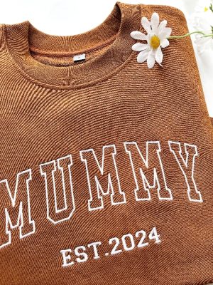 Custom Mama Embroidered Sweatshirt Custom Mama Crewneck With Kids Names Heart On Sleeve Gift For New Mom Mothers Day Gift revetee 2