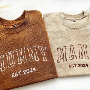 Custom Mama Embroidered Sweatshirt Custom Mama Crewneck With Kids Names Heart On Sleeve Gift For New Mom Mothers Day Gift revetee 5