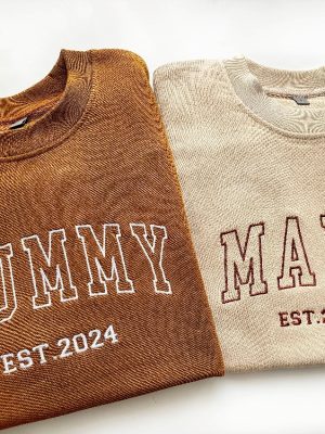 Custom Mama Embroidered Sweatshirt Custom Mama Crewneck With Kids Names Heart On Sleeve Gift For New Mom Mothers Day Gift revetee 5