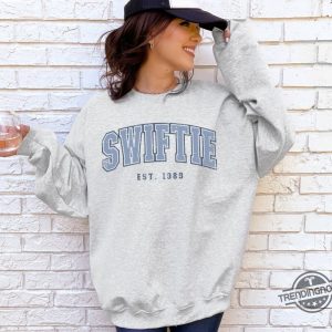 Vintage Style Swiftie Sweatshirt Taylor Swift Est 1989 Fan Gift Shirt Christmas Gift For Women trendingnowe 4