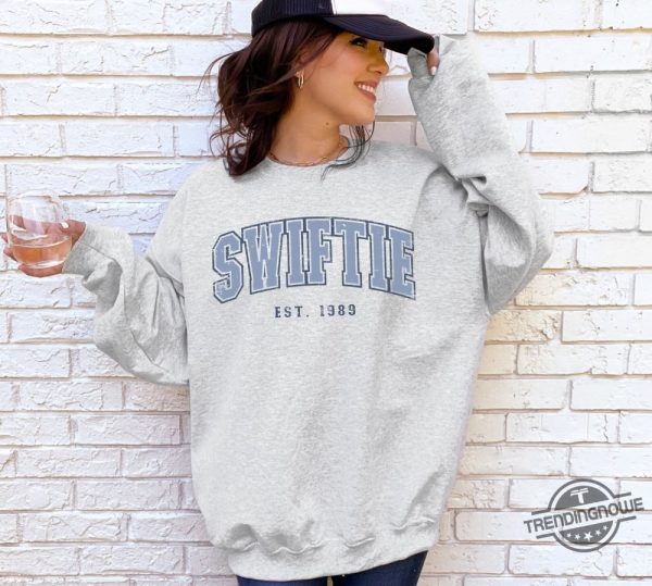 Vintage Style Swiftie Sweatshirt Taylor Swift Est 1989 Fan Gift Shirt Christmas Gift For Women trendingnowe 4