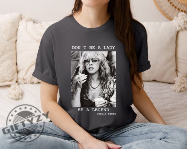 Vintage Stevinicks Shirt Fleetwood Mac Hoodie Stevinicks 2024 Tour Tshirt Stevi Shirt Fan Gifts Dont Be A Lady Be A Legend Sweatshirt Music Concert Shirt giftyzy 3