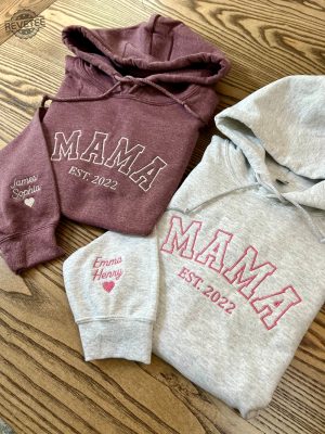 Custom Embroidered Mama Hoodie Personalized Mama Hoodie With Names On Sleeve Mama Est Year Shirt Mothers Day Gift Unique revetee 2