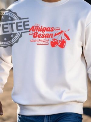 Las Amigas Que Se Besan Shirts Unique Las Amigas Que Se Besan Hoodie Sweatshirt revetee 3