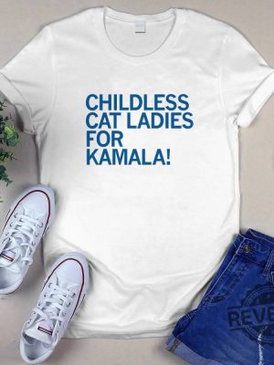 Childless Cat Ladies For Kamala T Shirt Childless Cat Lady Shirt revetee 2