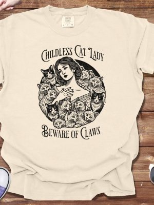 Childless Cat Lady Shirt Beware Of Claws Shirt Vintage Cat Lady Shirt Childless Cat Lady T Shirt revetee 5