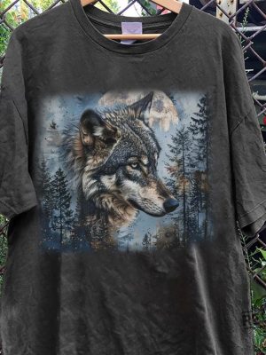 Vintage Wolf 90S Graphic Shirt Wolf Lovers Retro Tee Cute Wolf Gift revetee 3