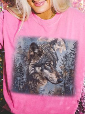 Vintage Wolf 90S Graphic Shirt Wolf Lovers Retro Tee Cute Wolf Gift revetee 4