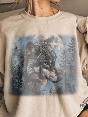 Vintage Wolf 90S Graphic Shirt Wolf Lovers Retro Tee Cute Wolf Gift revetee 7