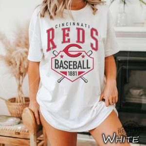 Cincinnati Reds Vintage Baseball T Shirt Vintage Cincinnati Reds Crewneck Sweatshirt revetee 2