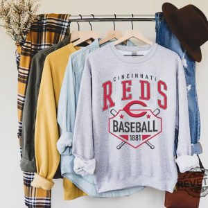 Cincinnati Reds Vintage Baseball T Shirt Vintage Cincinnati Reds Crewneck Sweatshirt revetee 3