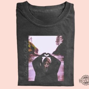 Ghostface Scream Halloween Heart Hands Shirt revetee 2