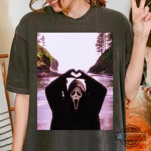 cute ghostface scream halloween heart hands shirt horror movie gift