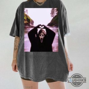 cute ghostface scream halloween heart hands shirt horror movie gift