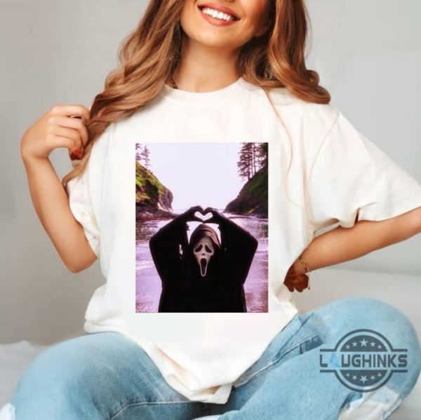 cute ghostface scream halloween heart hands shirt horror movie gift