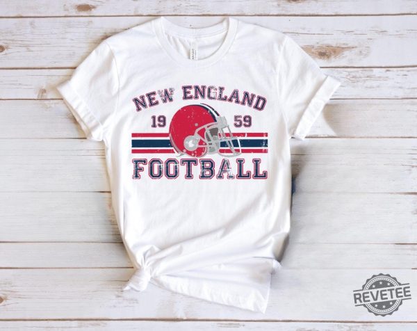 Distressed New England Football Shirt Patriots Football Crewneck Retro Patriots Shirt revetee 1