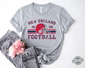 Distressed New England Football Shirt Patriots Football Crewneck Retro Patriots Shirt revetee 2