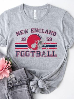 Distressed New England Football Shirt Patriots Football Crewneck Retro Patriots Shirt revetee 2