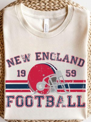 Distressed New England Football Shirt Patriots Football Crewneck Retro Patriots Shirt revetee 3