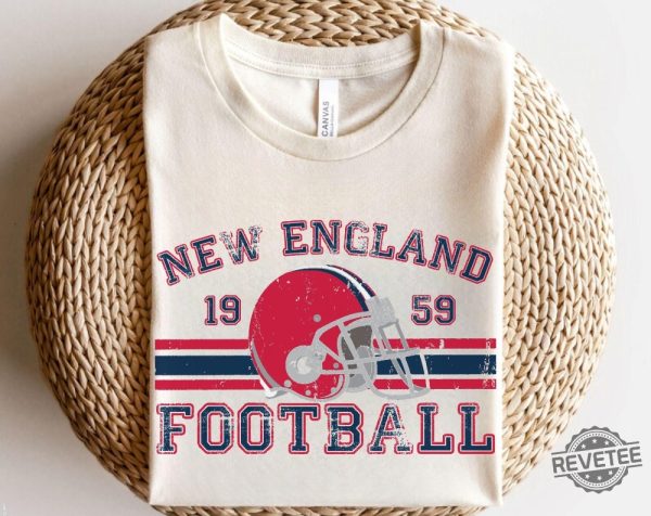 Distressed New England Football Shirt Patriots Football Crewneck Retro Patriots Shirt revetee 3