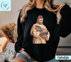 Jesus Moo Deng Shirt Jesus Loves Moo Deng Bouncy Pig Cute Baby Hippo Meme Tshirt Moo Deng Shirt giftyzy 4