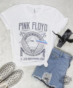 Dark Side Of The Moon Shirt Pink Floyds Dark Side Of The Moon Shirt revetee 2